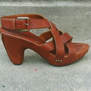 Frye cognac platform sandals